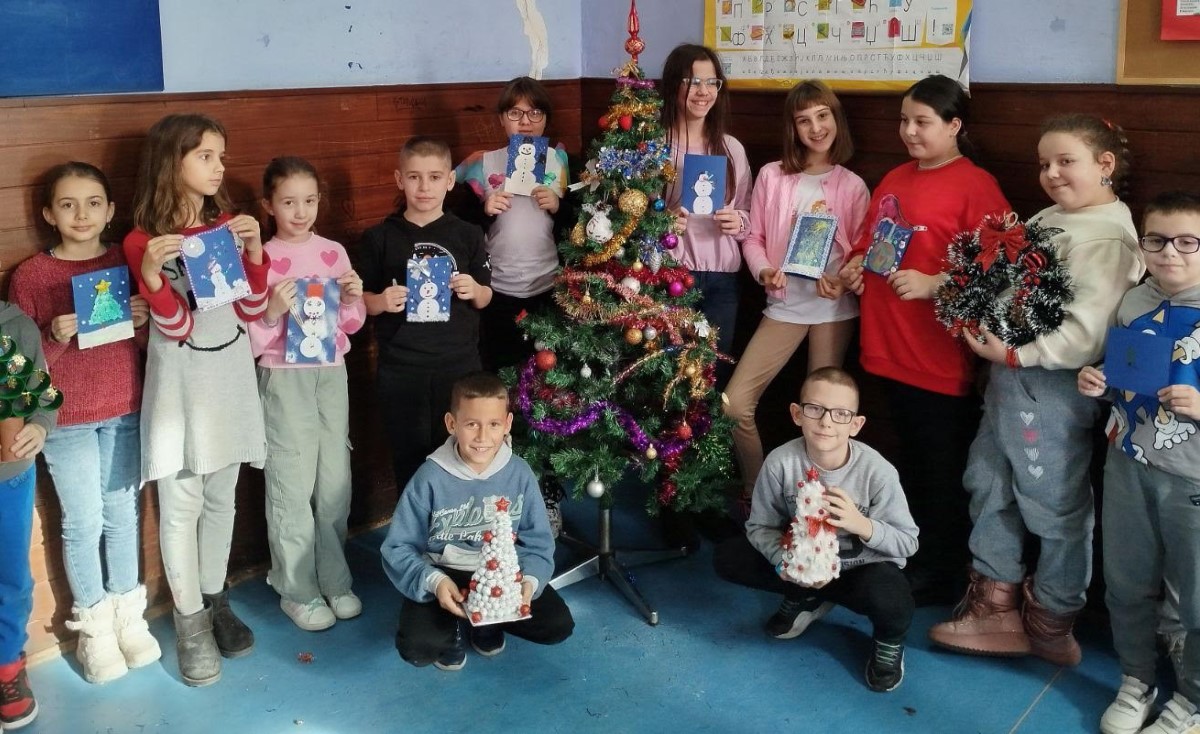 У празничном расположењу и ведрог духа дочекајмо Нову 2025. годину